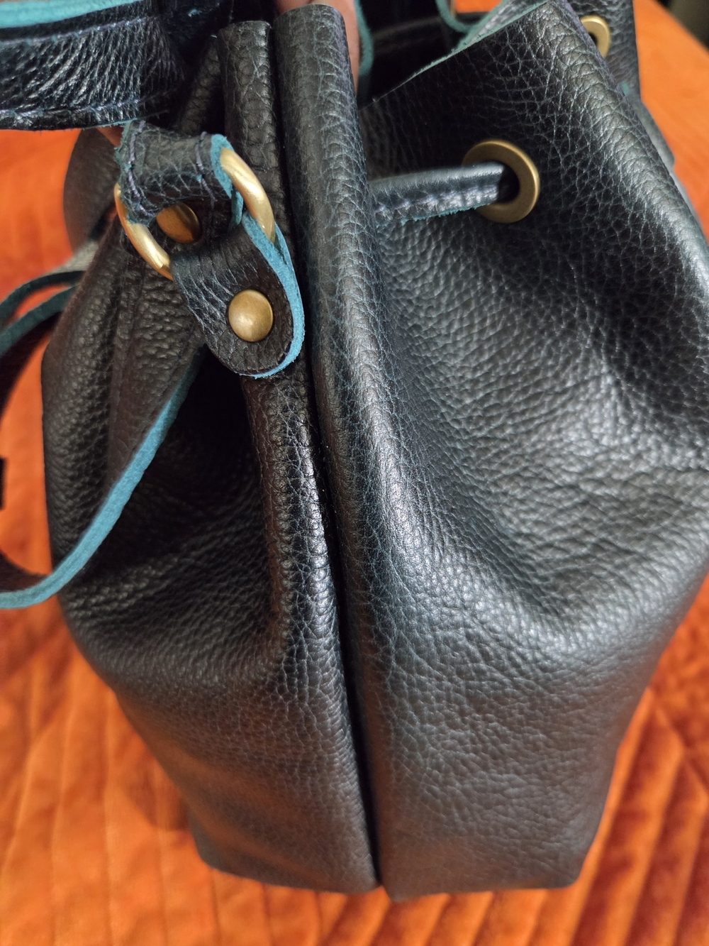 Portland Leather Drawstring Bucket Bag In Boreal Large - Picture 7 of 10